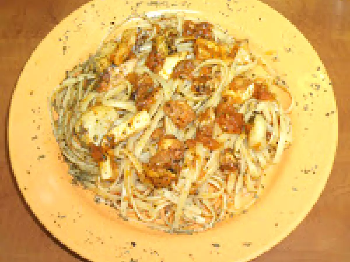 Spaghetti cu fructe de mare (2 persoane)