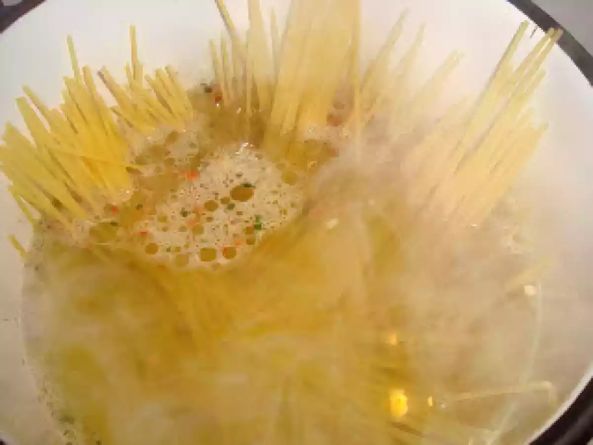 Spaghetti cu piept de pui - poza 3