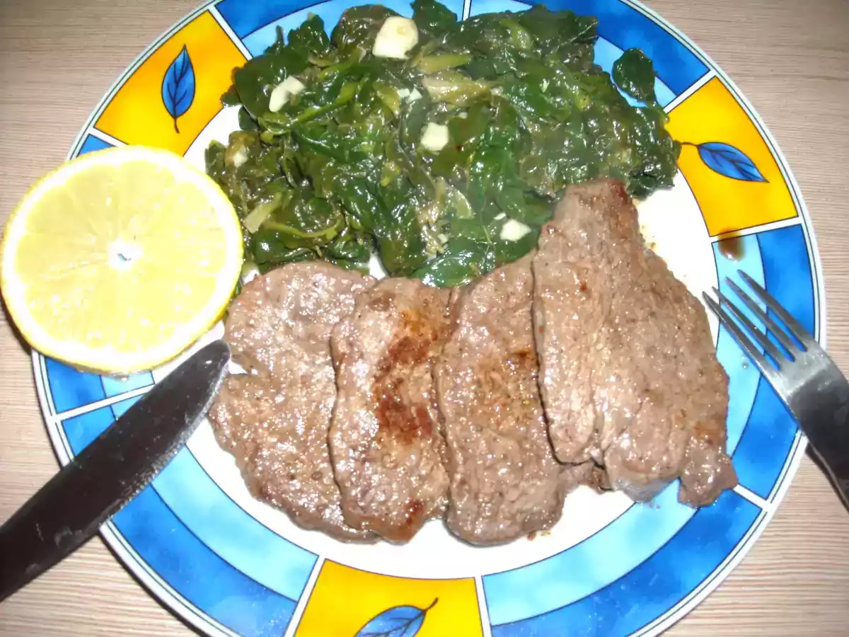 Spanac sotat cu usturoi a la Jamie