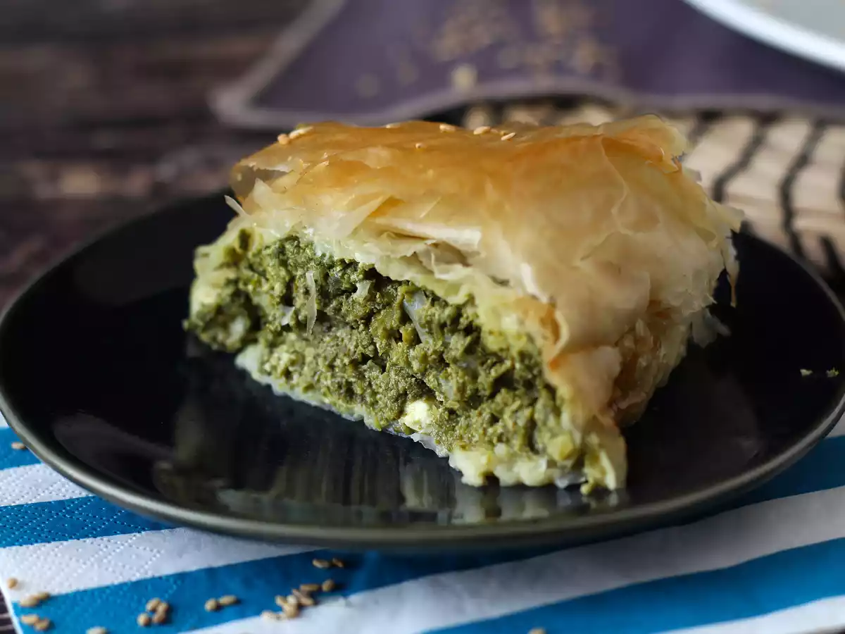 Spanakopita, plăcinta grecească cu spanac și feta - poza 5
