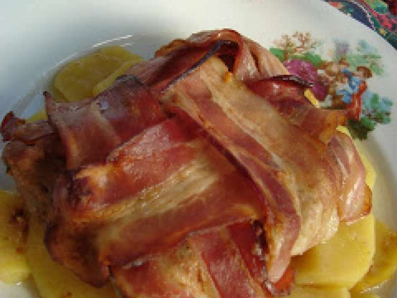 Spata de porc cu bacon impletit, poza 1