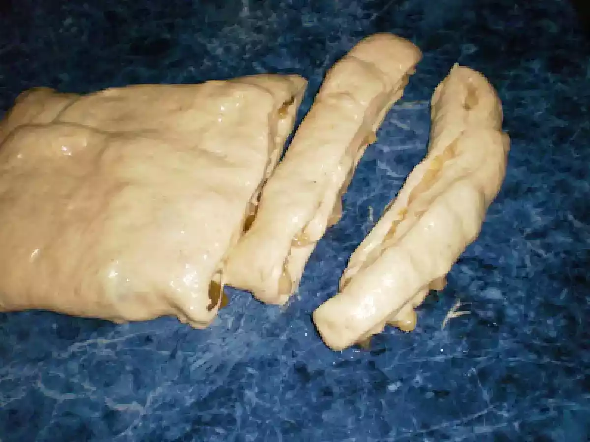 Spirale cu mere si stafide - poza 8