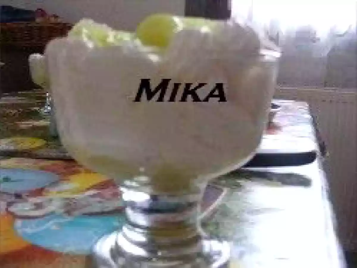 Spuma si jeleu de pepene galben la pahar