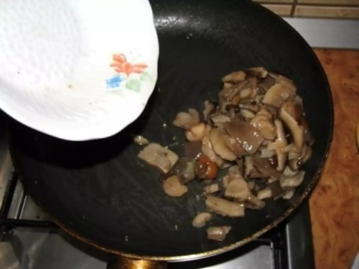 Stroganoff de ciuperci cu tarhon - poza 4