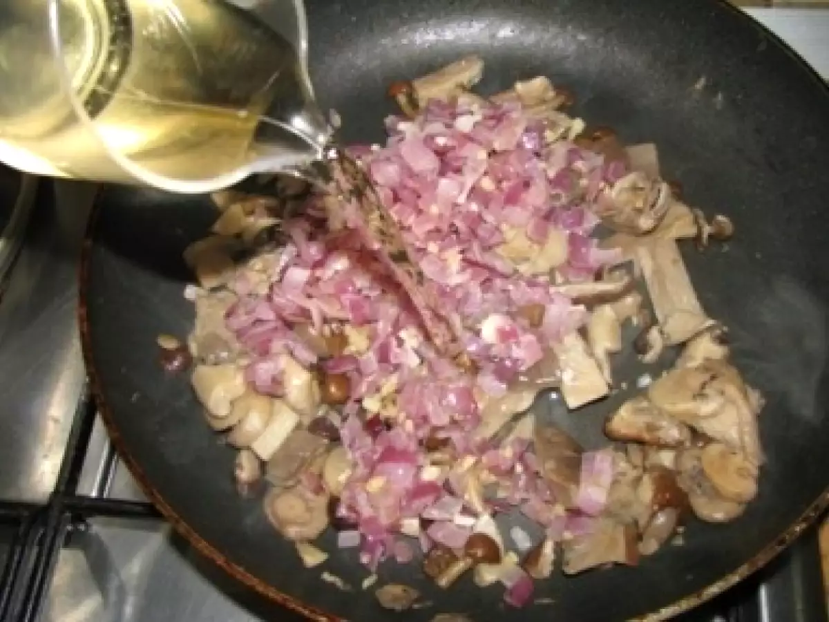 Stroganoff de ciuperci cu tarhon - poza 5
