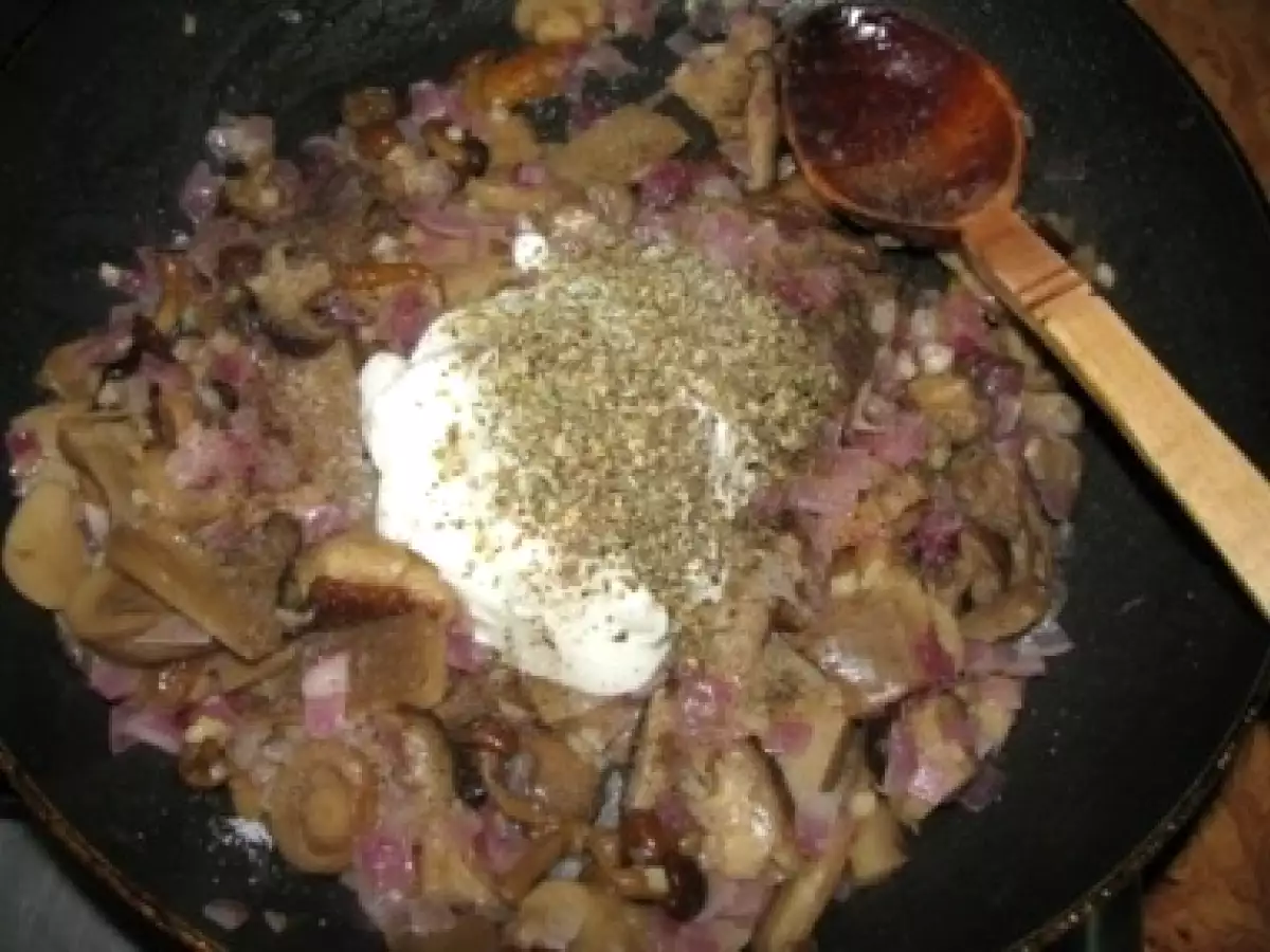 Stroganoff de ciuperci cu tarhon - poza 6