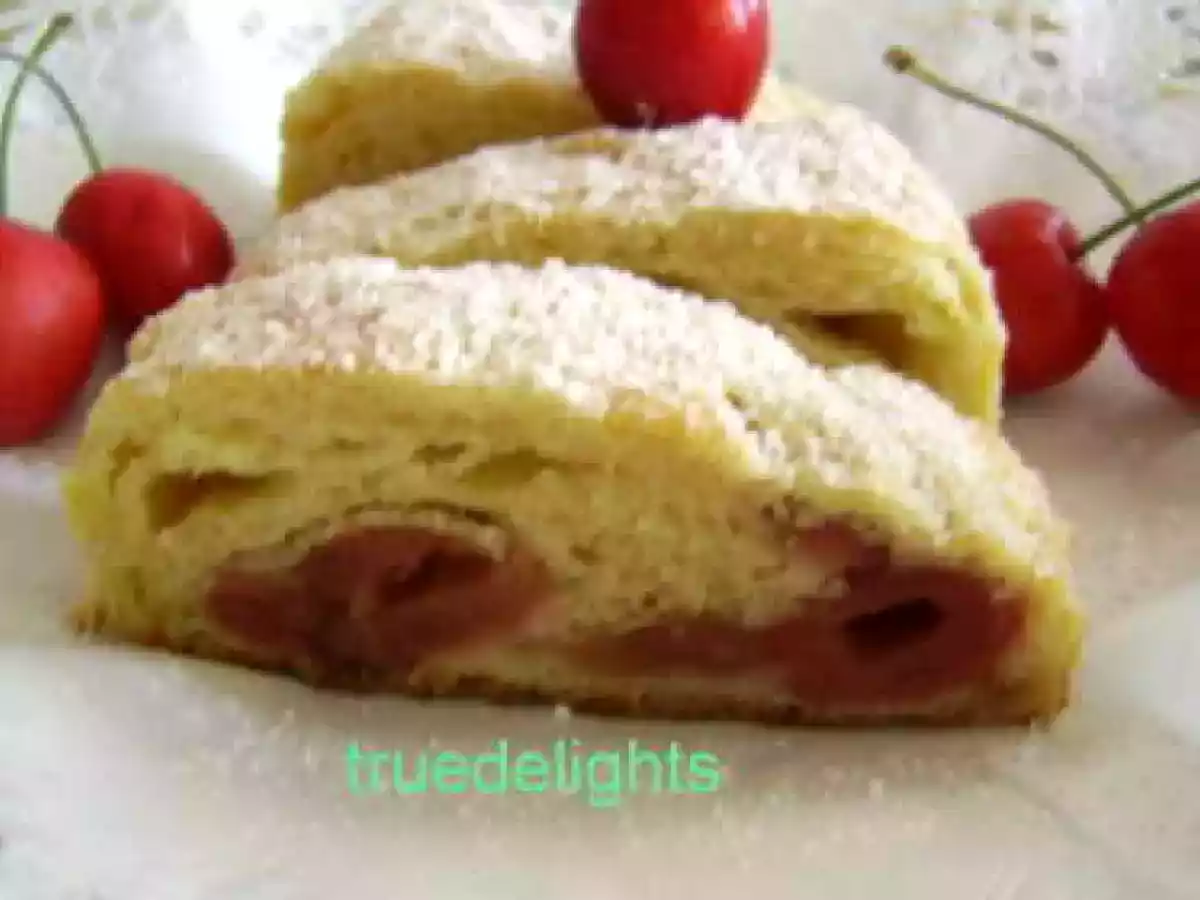Strudel cu cirese sau visine - poza 2