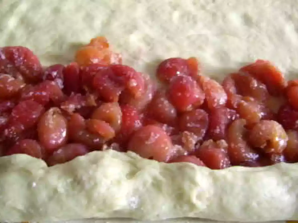 Strudel cu cirese sau visine - poza 3