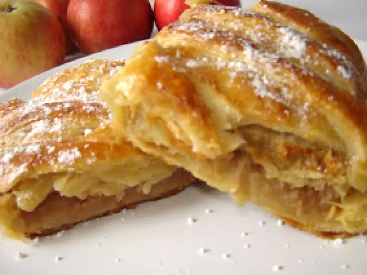 Strudel cu mere