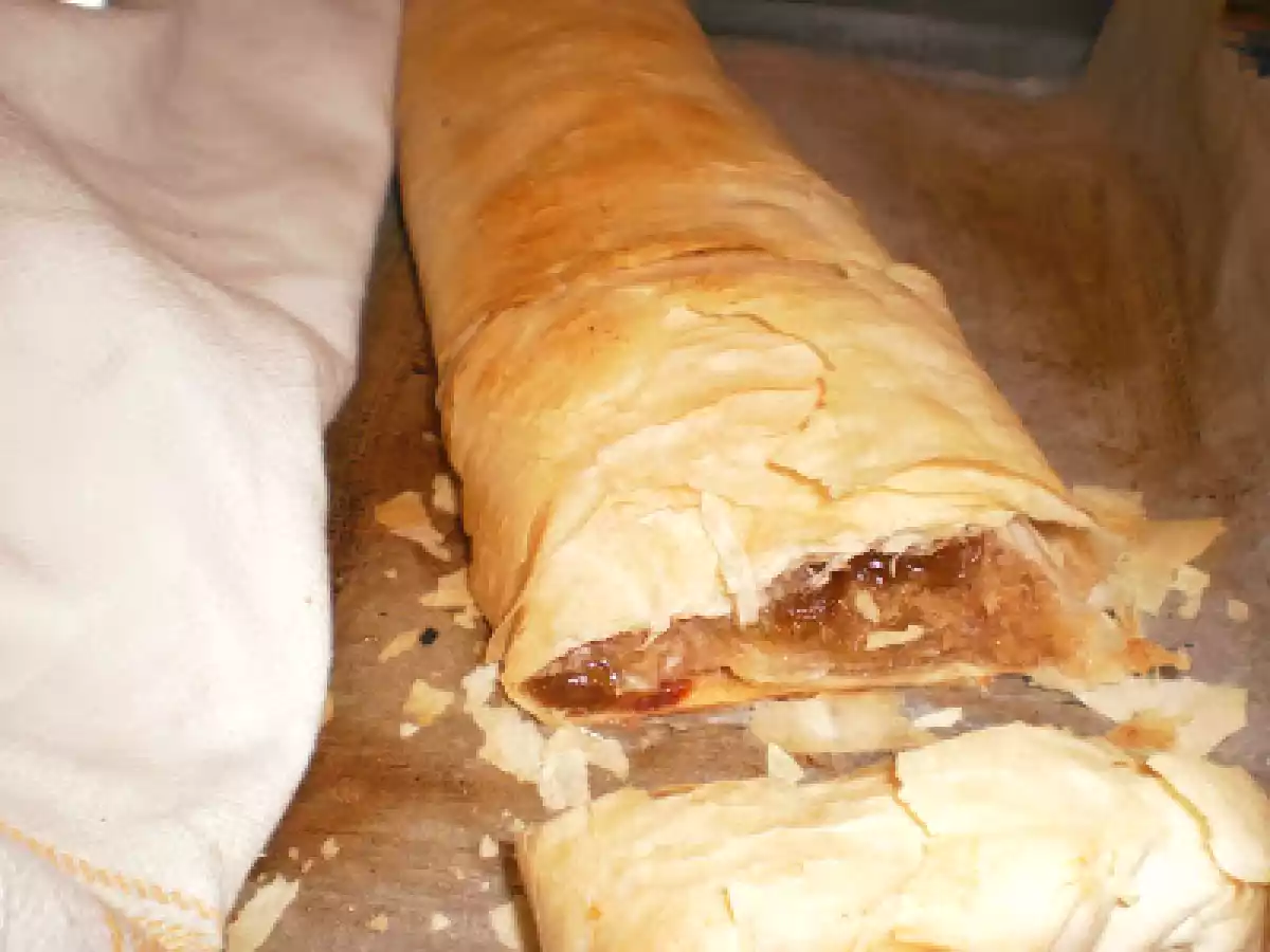 Strudel cu mere (Apfelstrudel)