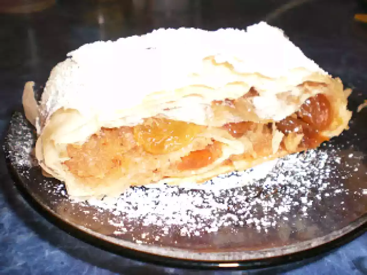 Strudel cu mere (Apfelstrudel) - poza 9