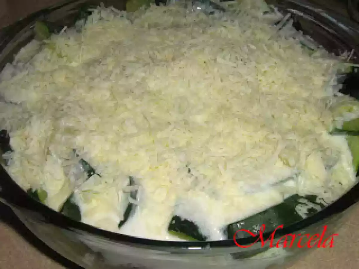 Sufleu de zuchinni cu bacon si parmezan la cuptor - poza 2