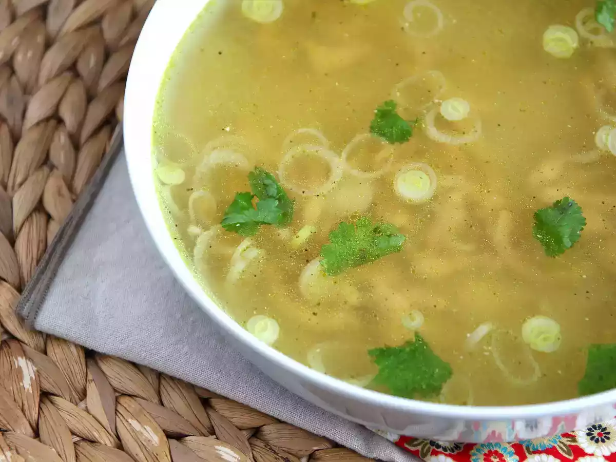 Supă asiatică de pui super aromată și reconfortantă - poza 3