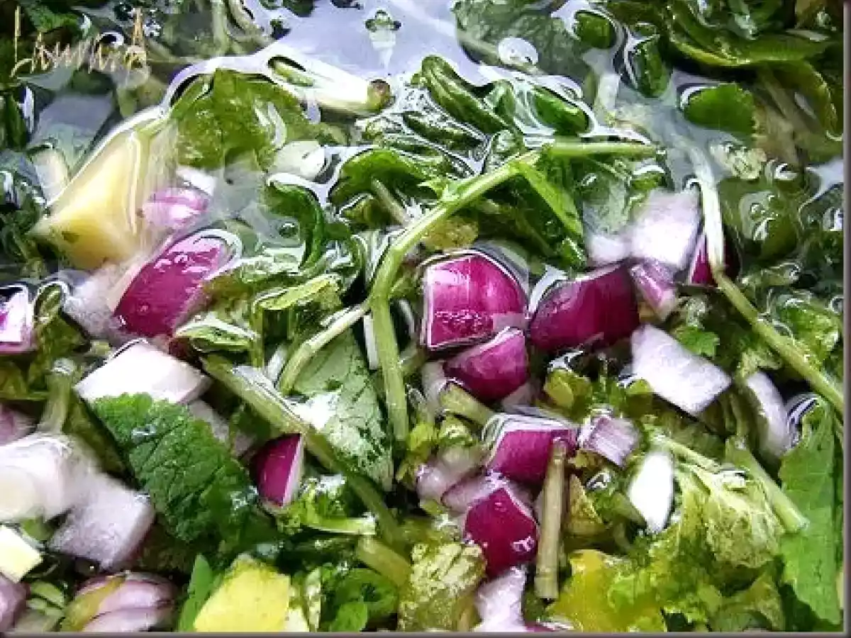 Supa crema de frunze de ridichi - poza 2