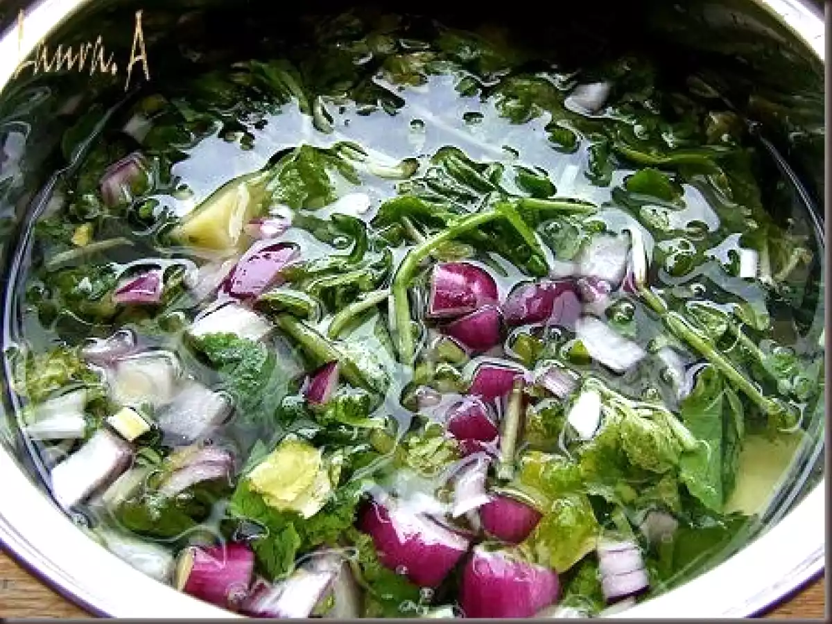 Supa crema de frunze de ridichi - poza 3