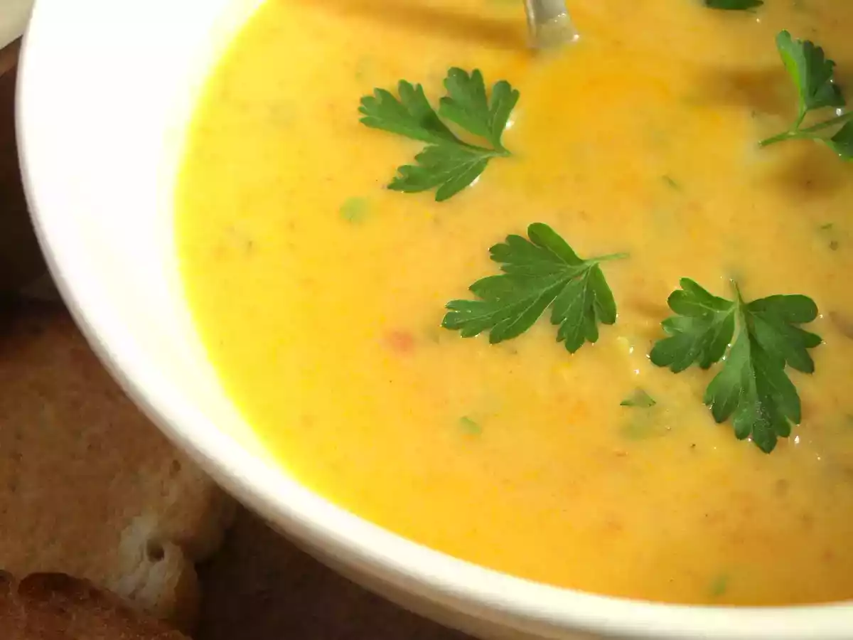 Supa-crema de linte rosie