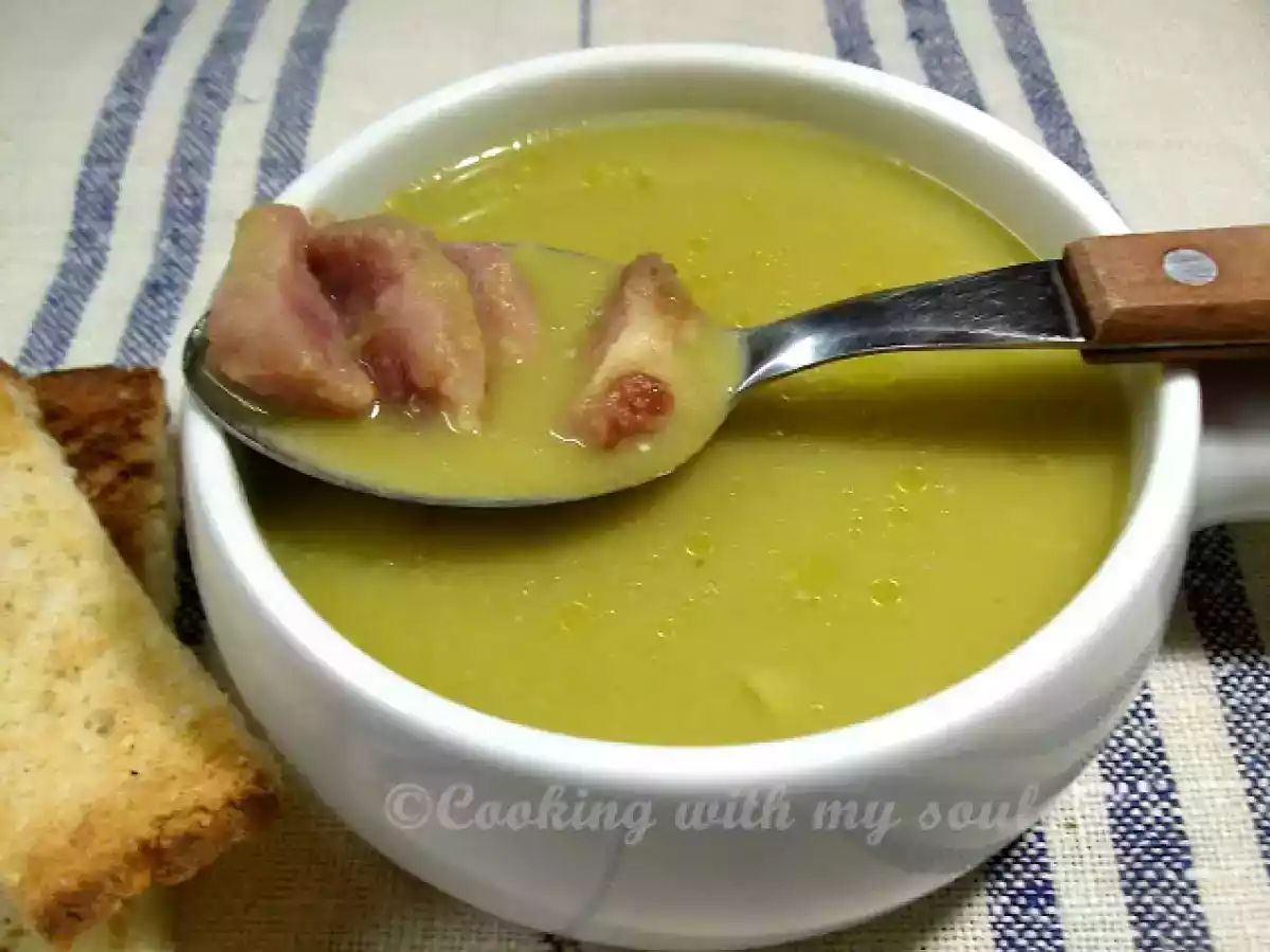 Supa crema de mazare uscata cu afumatura