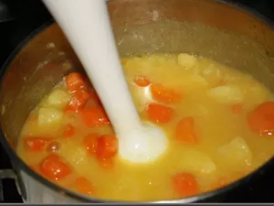 Supa crema de morcovi si cartofi cu crutoane (de post)