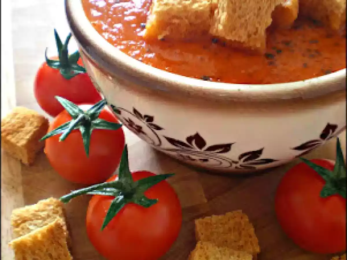 Supa crema de rosii si crutoane