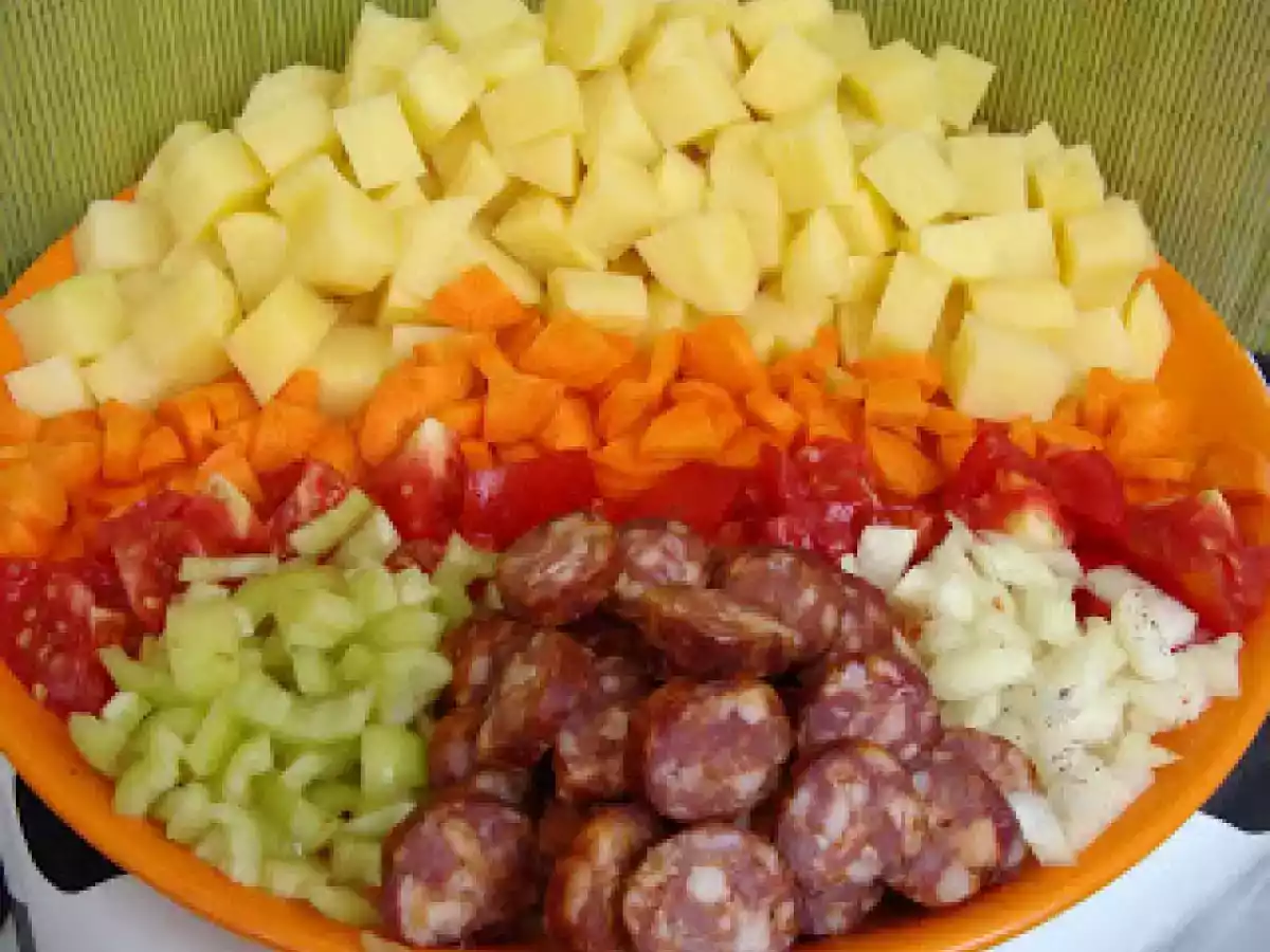 Supa de cartofi cu carnati de casa - poza 2