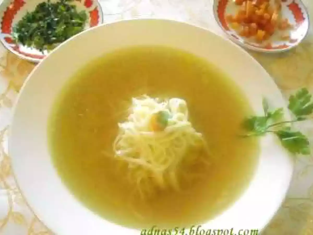 Supa de gaina cu taietei