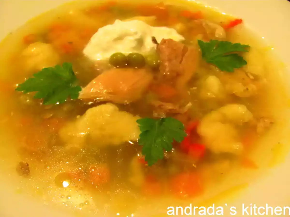 Supa de mazare cu pui si galuste - poza 2