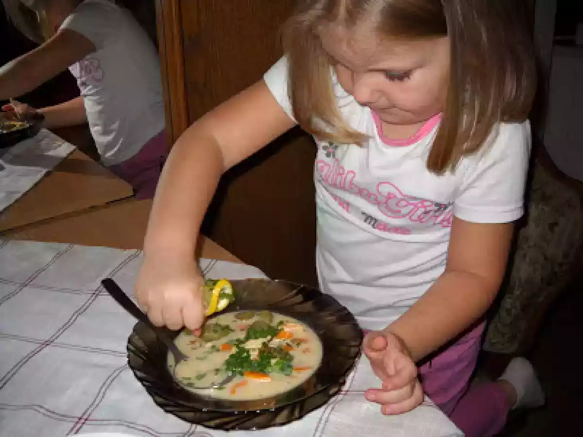 Supa de pui cu castraveti murati - poza 6