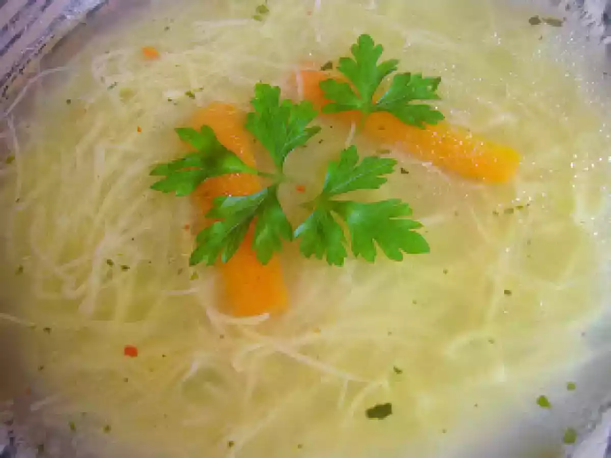 Supa de pui cu taitei de casa - poza 2