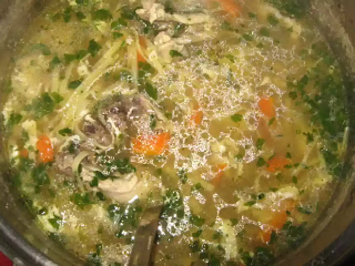 Supa de pui cu zdrente de ou - poza 11