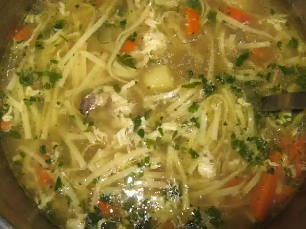 Supa de pui cu zdrente de ou - poza 12