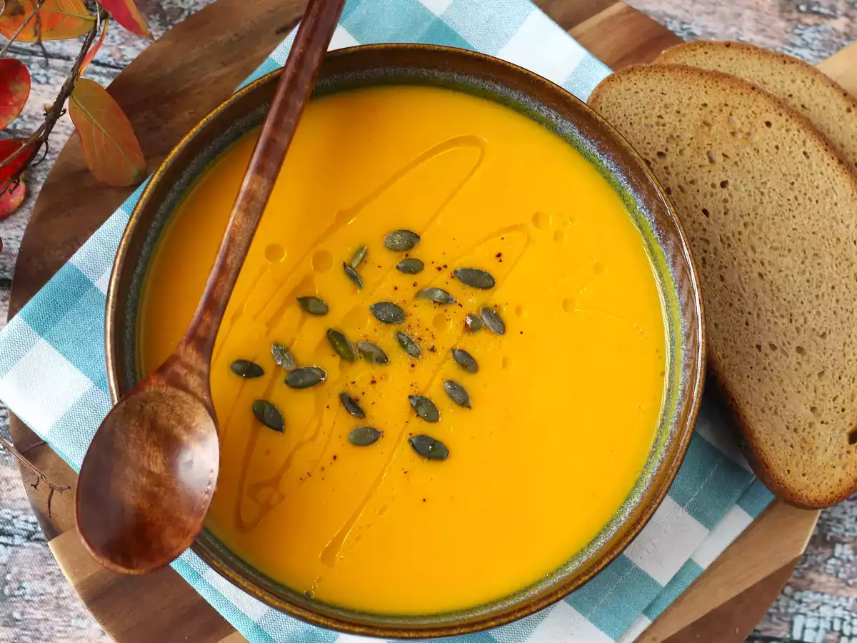 Supă germană de dovleac (Kürbissuppe), cremoasă și reconfortantă - poza 4