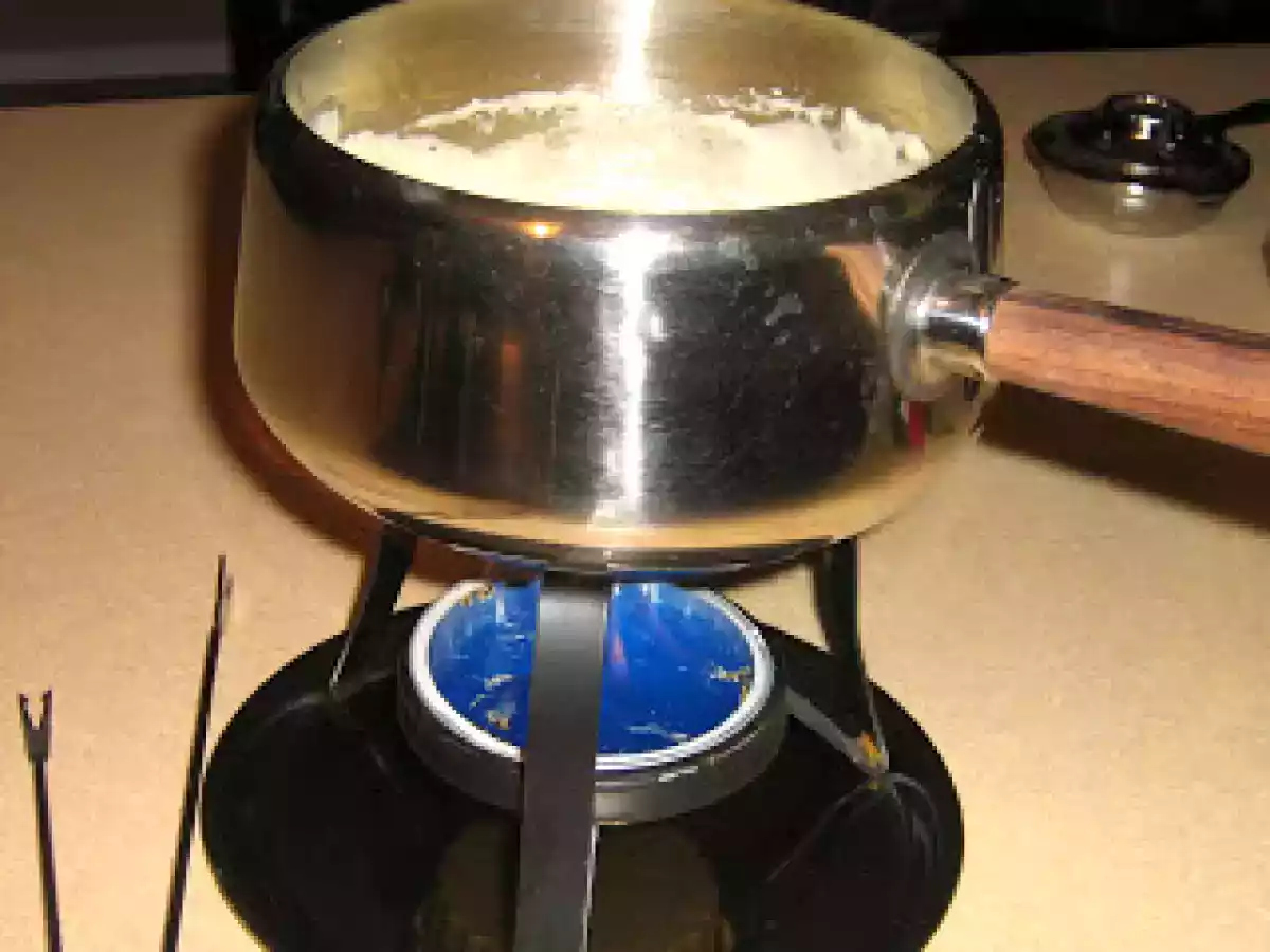 Swiss cheese fondue - poza 4