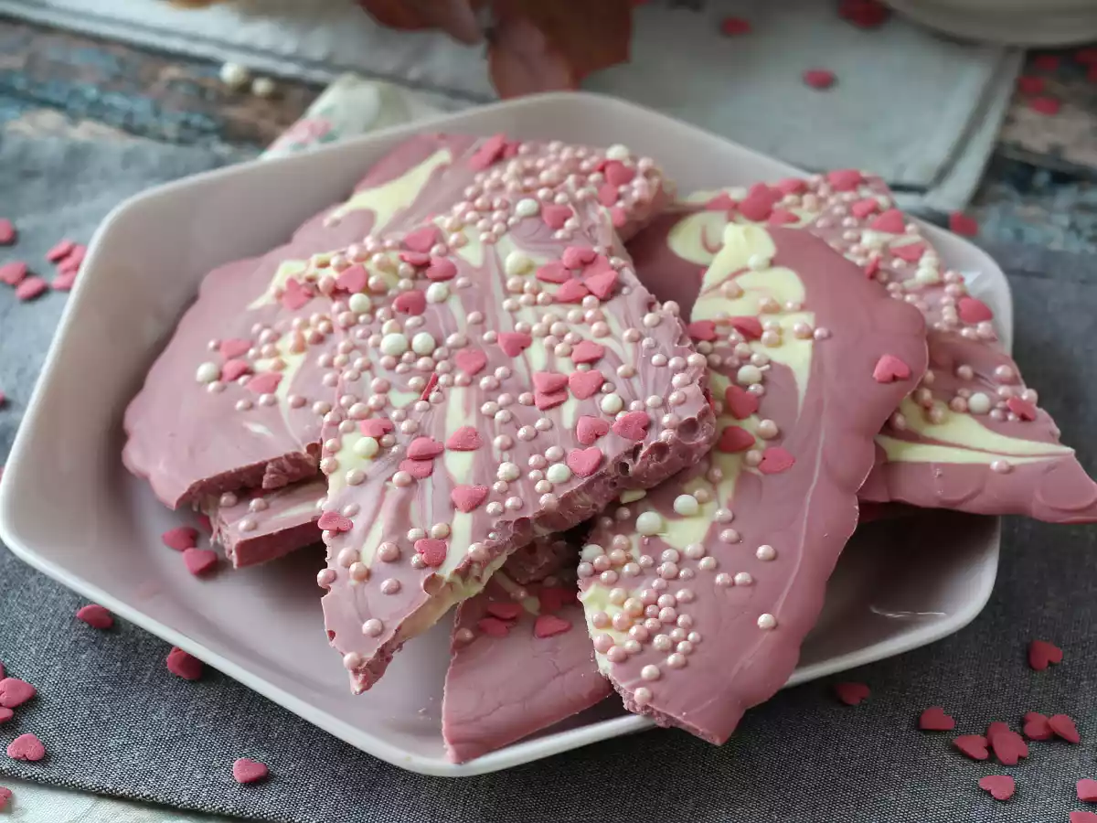 Tabletă de ciocolată personalizată, ideea de cadou last minute!