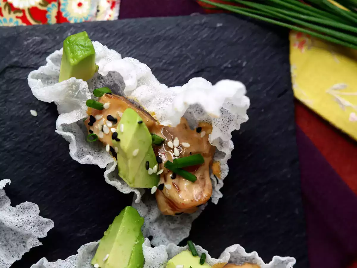 Tacos asiatic: tartar de somon în chipsuri de orez - poza 6