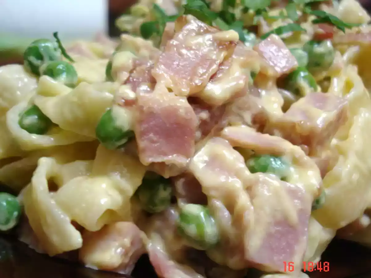 Tagliatelle ''carbonara''cu sunca si mazare - poza 2