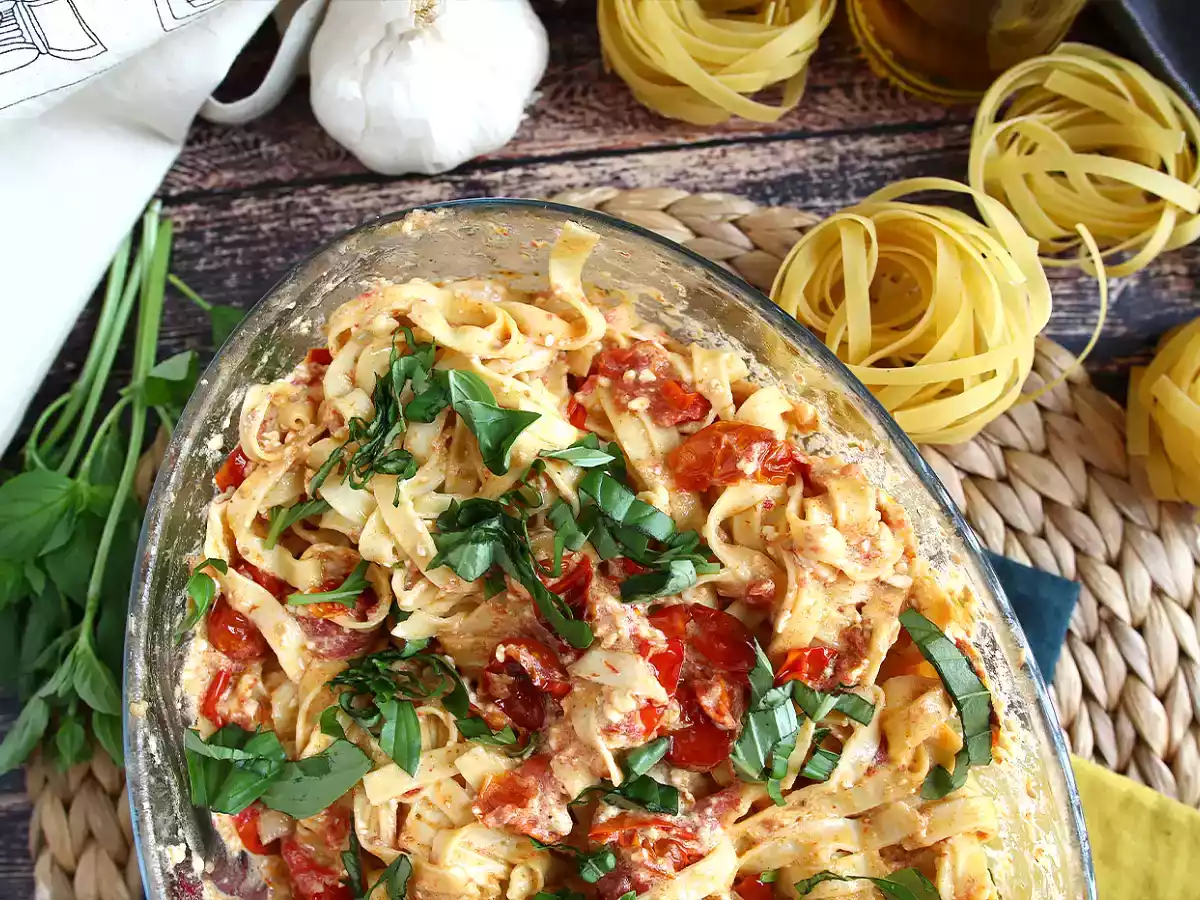 Tagliatelle cu feta si rosii - poza 7