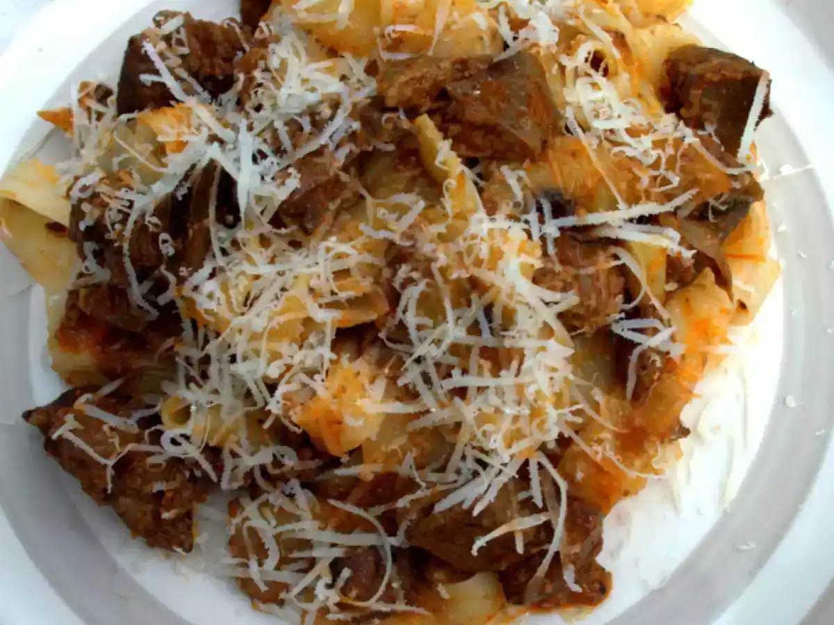 Tagliatelle cu ficatei