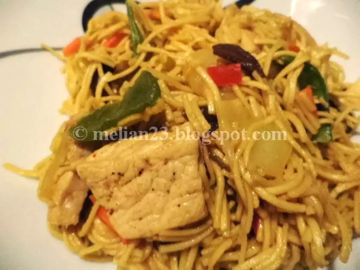 Taitei chinezesti prajiti cu legume si carne - poza 2