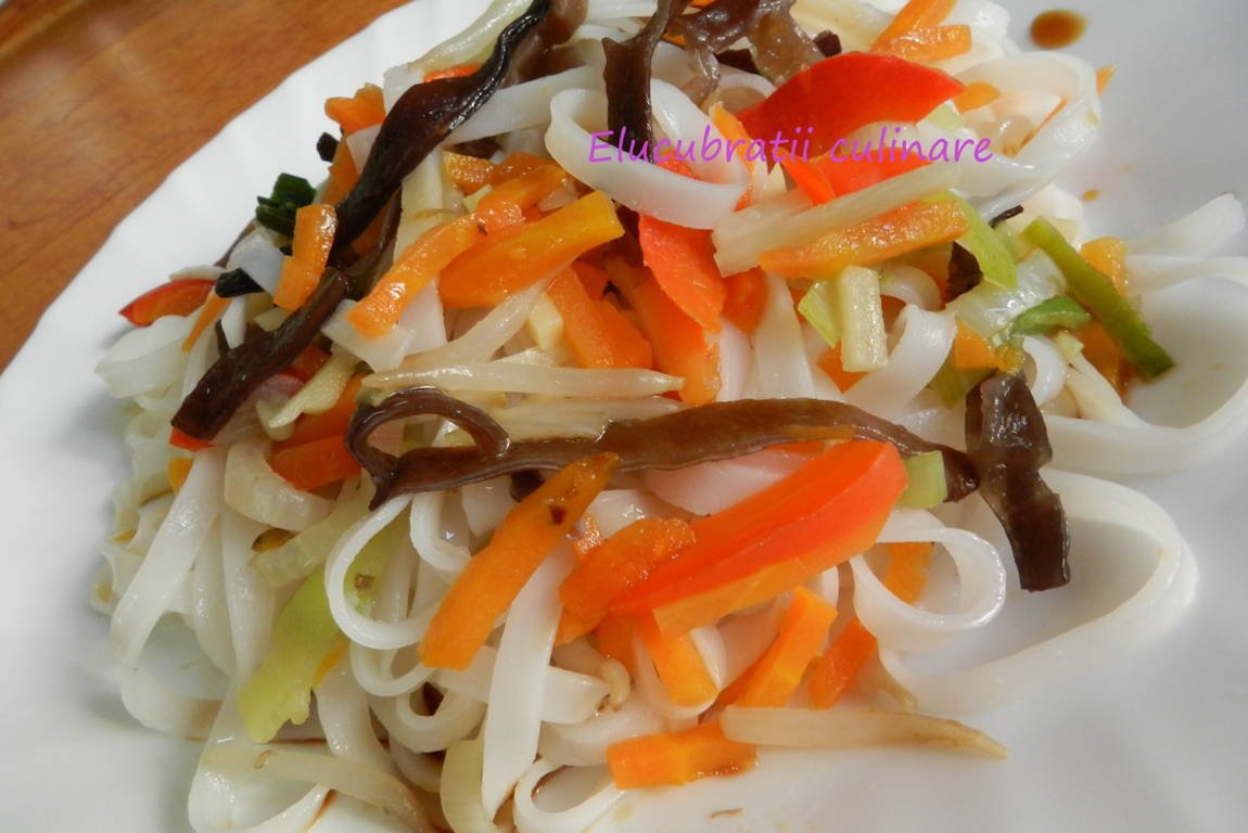 Tăiței de orez cu legume chinezești Rețetă Petitchef