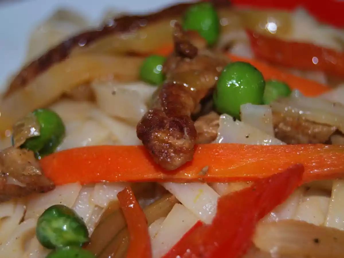 Taitei de orez cu muschiulet de porc - poza 2