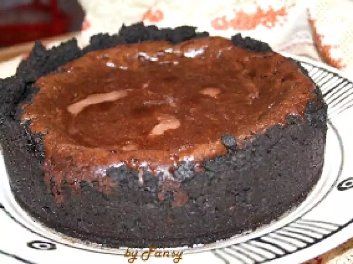 Tarta cu biscuiti Oreo si crema de branza si ciocolata - poza 3