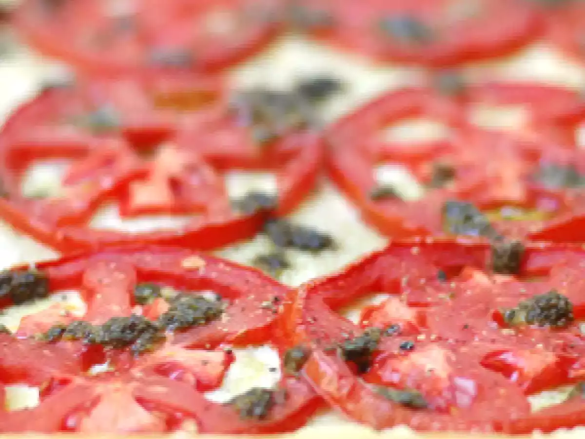 Tarta cu branza de capra si rosii