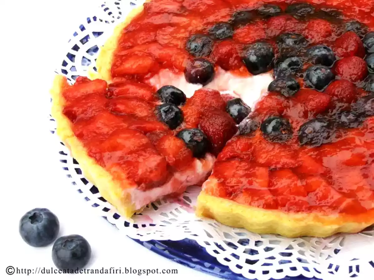 Tarta cu capsuni si crema de Ricotta