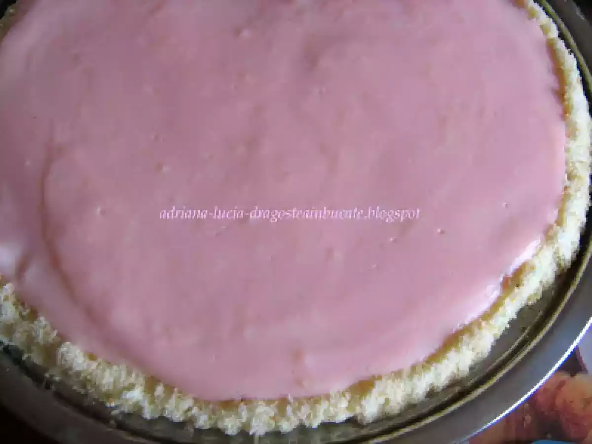 TARTA CU CAPSUNI SI FRISCA - poza 5