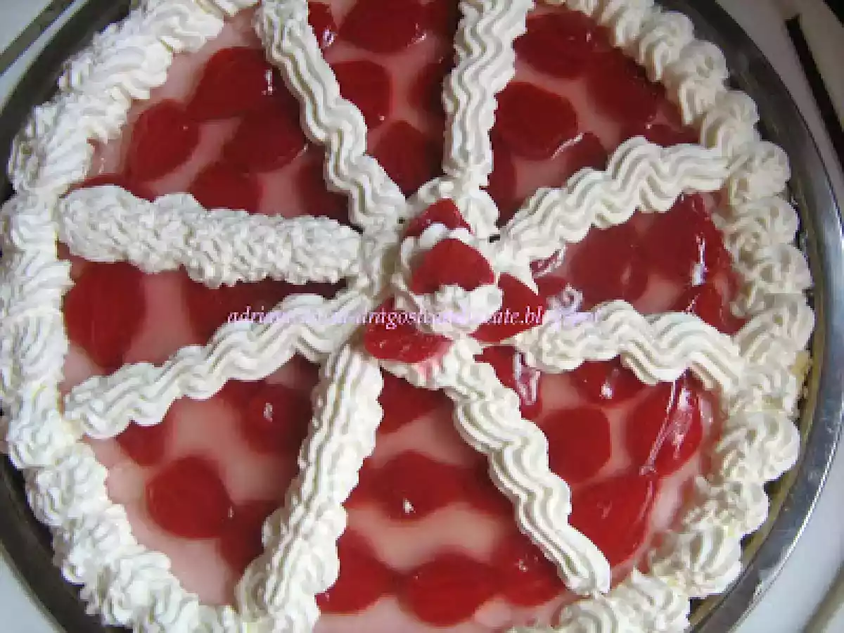 TARTA CU CAPSUNI SI FRISCA - poza 6