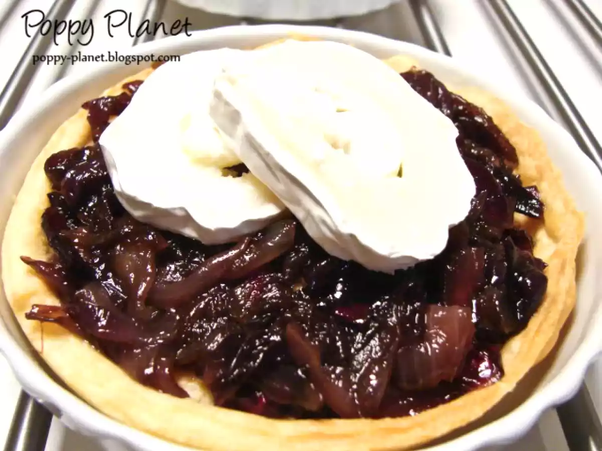 Tarta cu ceapa caramelizata si branza de capra - poza 5