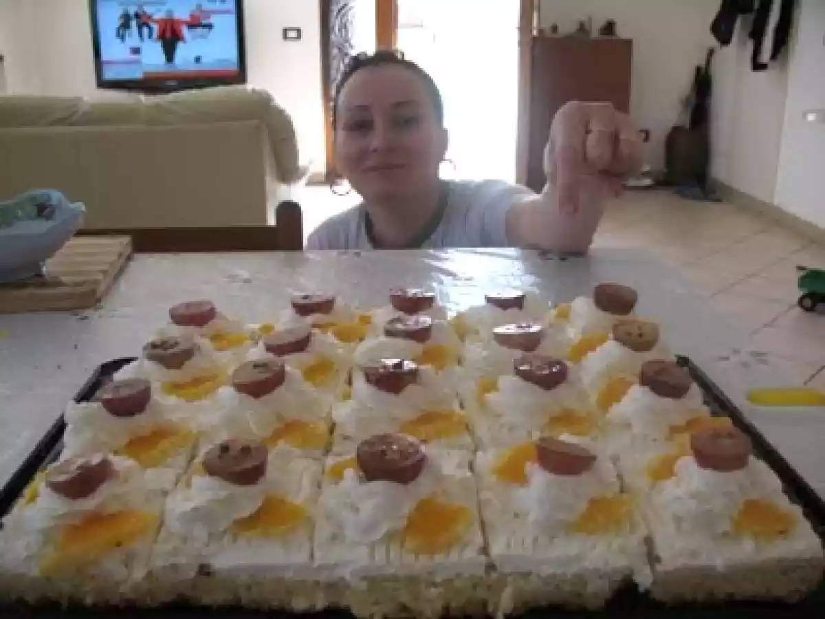Tarta cu frisca si fructe - poza 3