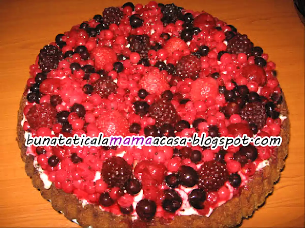 Tarta cu fructe de padure