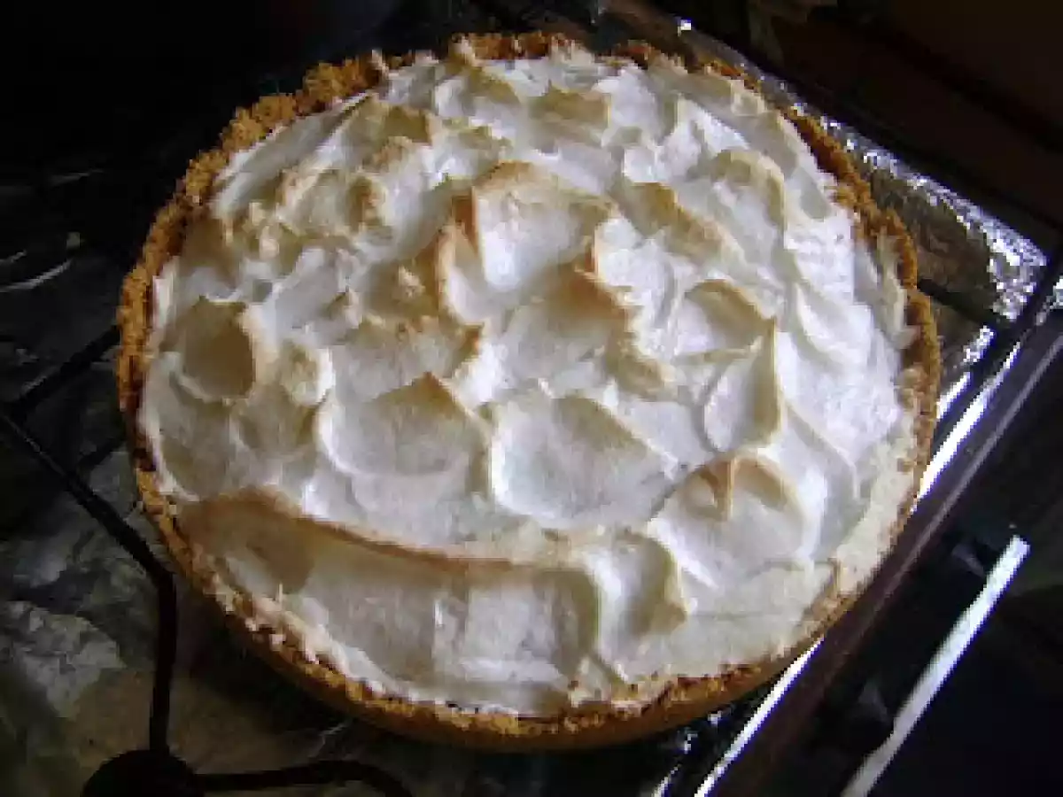 Tarta cu lamaie si merengue