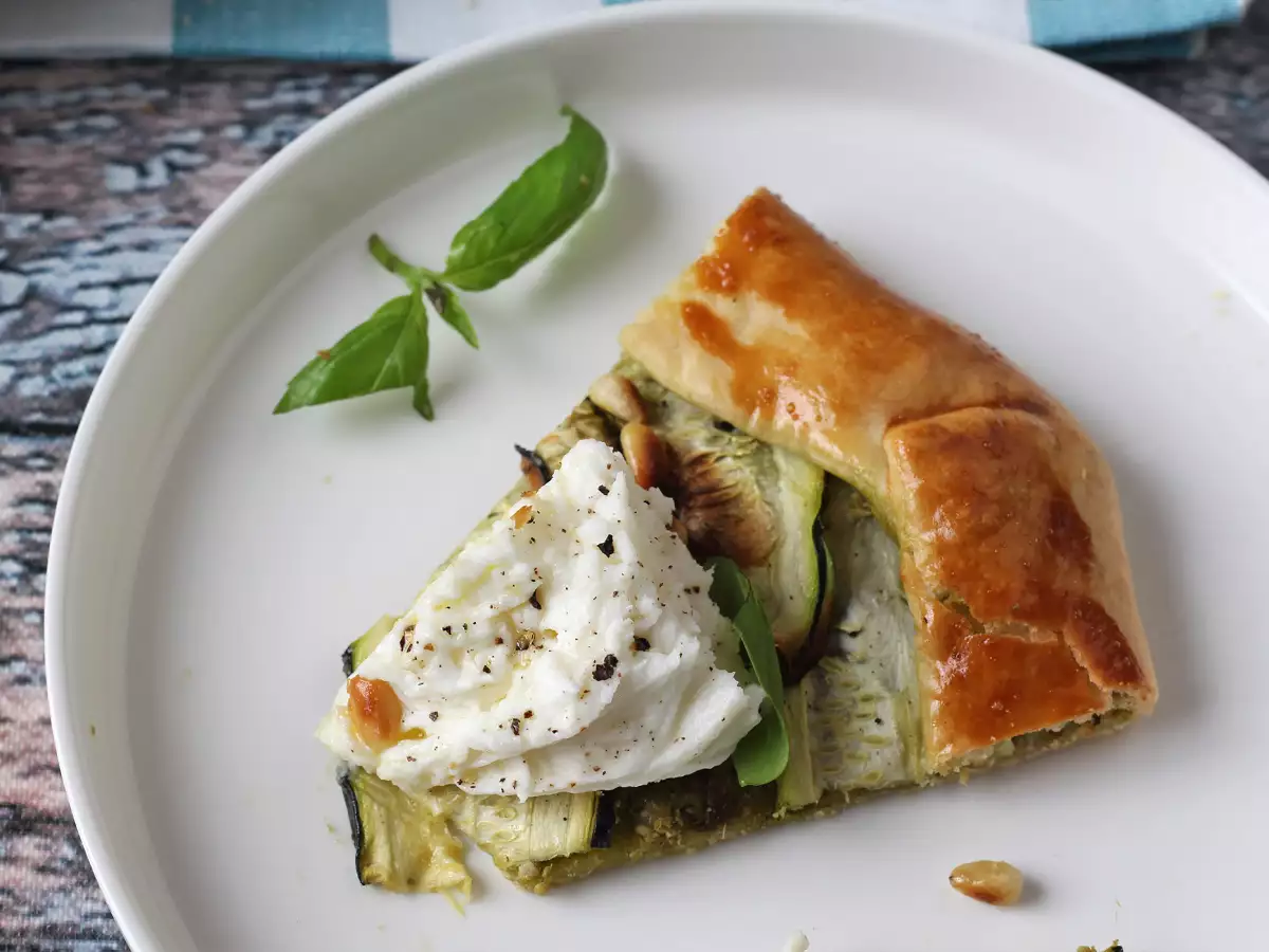 Tartă cu pesto și dovlecei: o rețetă ușoară cu parfum de vară! - poza 3